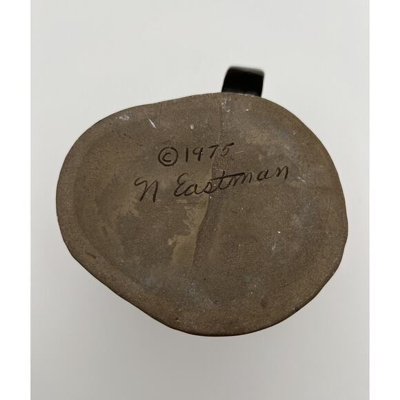 N Eastman Art Pottery 12oz Cocoa Coffee Mug Watchful Hunter & Deer Signed 1975 - Picture 10 of 10